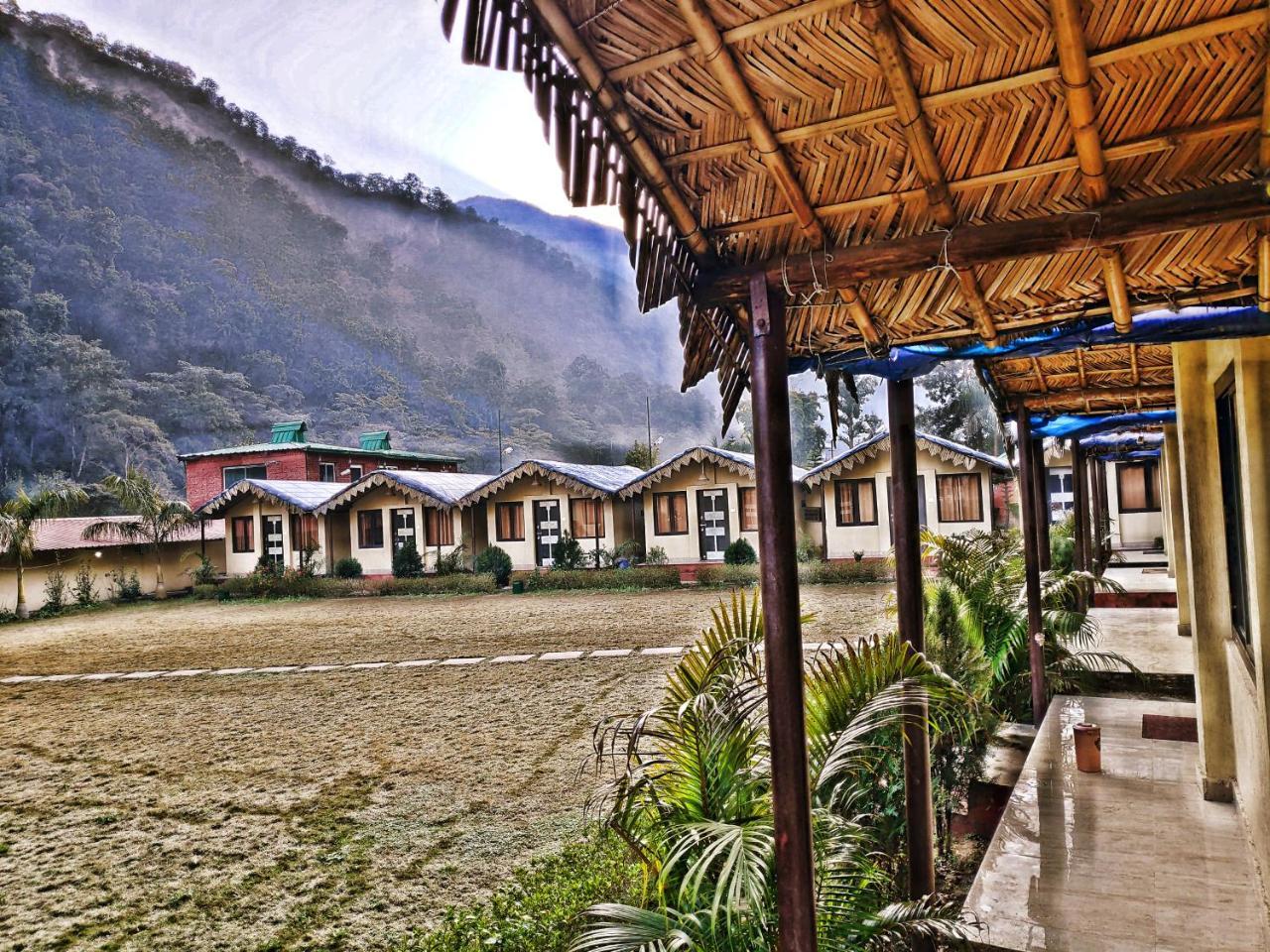 Garud Chatti River Resort Rishīkesh Zewnętrze zdjęcie