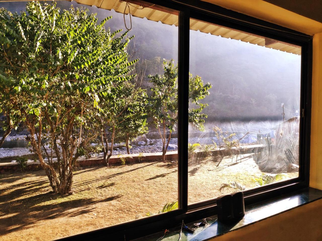 Garud Chatti River Resort Rishīkesh Zewnętrze zdjęcie